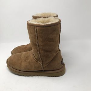UGG Australia Classic Short 5825 Boots